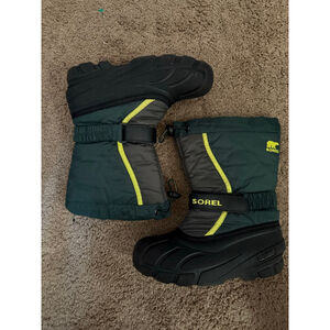Boys Sorel Green & Yellow Rain & Snow Boots 1 (Little Boy)